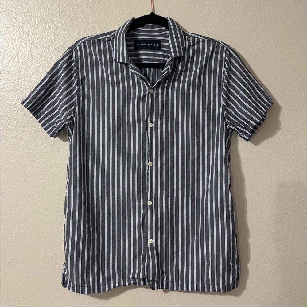 Abercrombie & Fitch Button Up Camp Collar Shirt